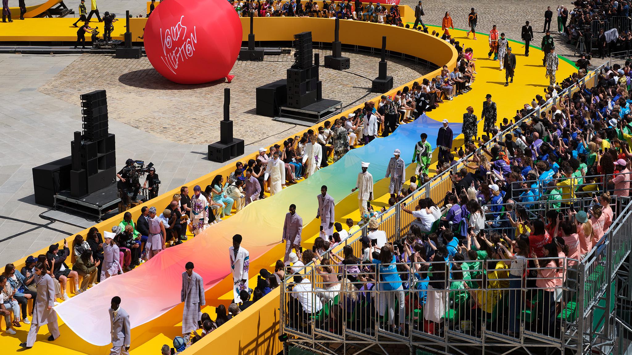 Pharrell Williams star de la fashion week parisienne - PalaceScope